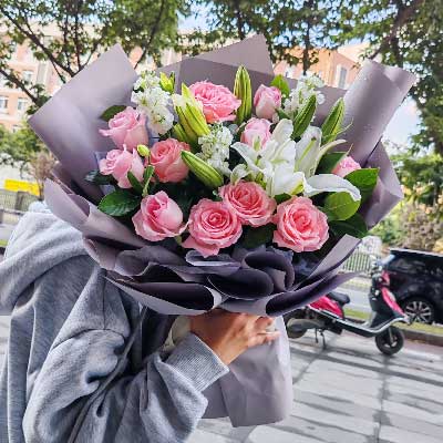 吕梁11朵戴安娜粉玫瑰百合,与你一起追逐梦想