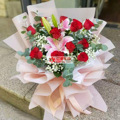 吕梁11朵红玫瑰百合，全世界里只有一个你
